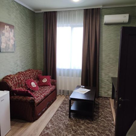 Mishel Plus Hotel Harkov Kültér fotó