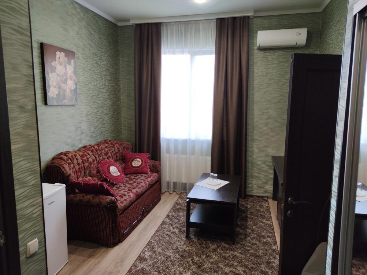 Mishel Plus Hotel Harkov Kültér fotó